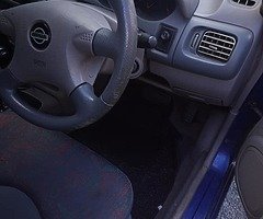 Nissan micra 2002 automatic