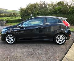 2010 Ford Fiesta - Image 5/8