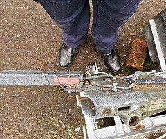 Tow hatch - Image 3/6