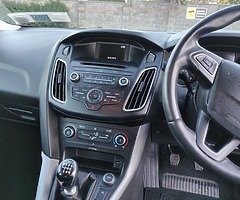 FORD FOCUS 1.5 TDCI ZETEC 120PS 5DR - Image 4/8