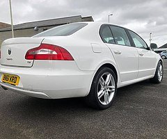 2011 Skoda Superb S Tdi - Image 6/9