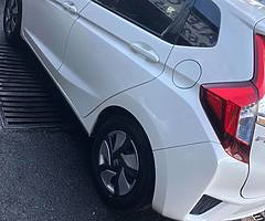 Honda Fit 2014 Hybrid Automatic - Image 5/10