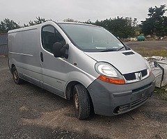 05 Renault traffic for breaking