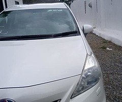 Toyota Prius alpha 2012