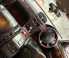 Mercedes E.”2.2D