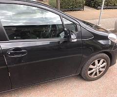 Toyota Yaris - Image 5/9