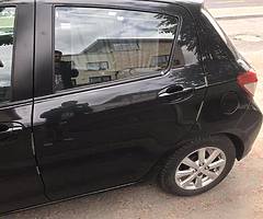 Toyota Yaris - Image 8/9