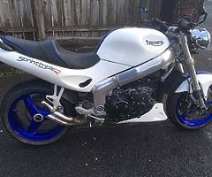 Triumph 955i triple streetfighter custom with gsxr forks