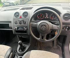 2013 Volkswagen CADDY 1.6TDI with new DOE AND TAX!!! 1 Year warranty!! - Image 8/10
