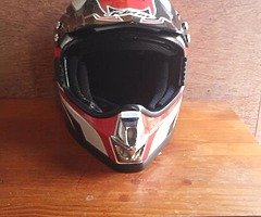 Size small helmet used twice - Image 4/4