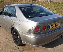 2004 Lexus is200 Le