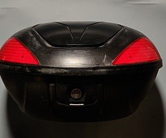 SUZUKI V-Strom, DL650 - genuine Top Box. - Image 3/3