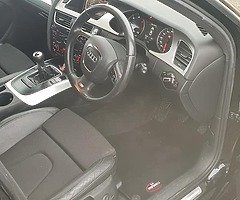 AUDI A4 2.0 TDI 2010 SLINE - Image 8/10
