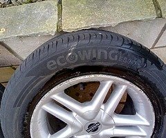 Tyres 195 65 15 as new alloys included