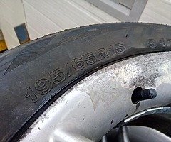 Tyres 195 65 15 as new alloys included - Image 7/10