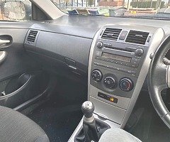 09 Toyota Corolla - Image 9/9