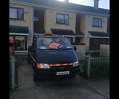 Smiley face ford Transit Recovery truck - Image 4/6