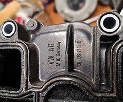 Intake manifold Volkswagen 2.0 TDI
