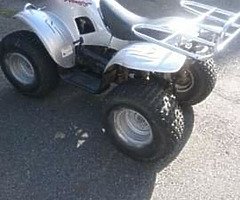 100 cc quad missing a head light