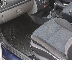 Renault Clio - Image 9/10