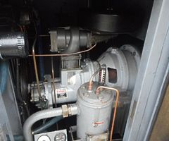 FOR SALE: Air Compressor - Image 4/6