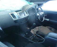 2015 TOYOTA HILUX 3.0L Diesel cat c for Breaking - Image 3/10