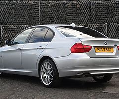 £3,200