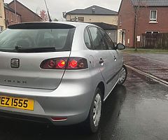 £800