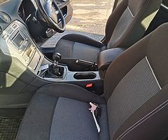 Well kept car for sale Ford mondeo - Image 4/4