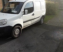 De vânzare van fiat doblo motor 1.3 Diesel an 2009 2 locuri vanu perfect pt lucru consum mic