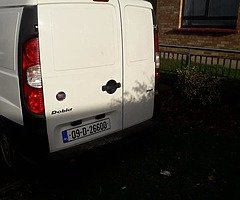 De vânzare van fiat doblo motor 1.3 Diesel an 2009 2 locuri vanu perfect pt lucru consum mic