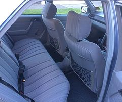 Mercedes Benz 200 - Image 6/10