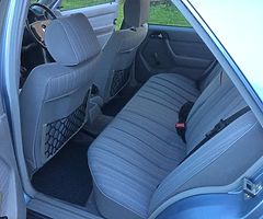 Mercedes Benz 200 - Image 8/10