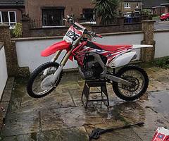 £2,800