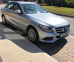 151 Mercedes Benz Auto