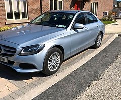 151 Mercedes Benz Auto