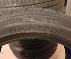 235/45R18