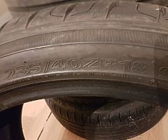 235/40/R18