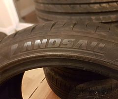 235/40/R18
