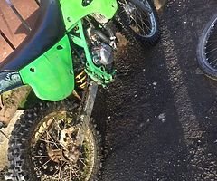 £600