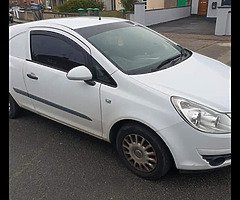 €800