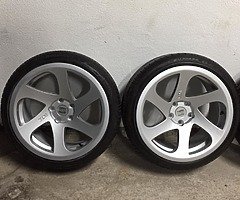 €675