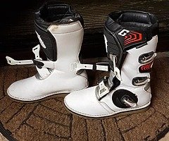 £80