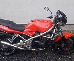 £795