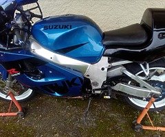 Pristine example srad 750 97 last of carb model very reluctant sale but due to injury cant ride - Image 3/9