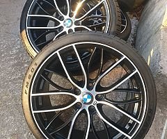 £600