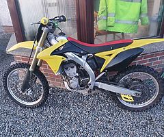 £2,000