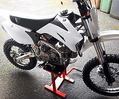 £500