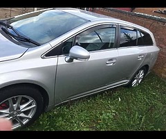 Toyota avensis estate d4d 80000 miles