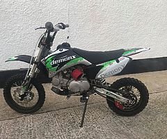 £500